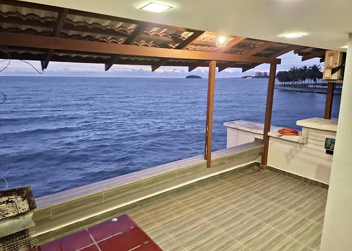 Seaview Holiday Home